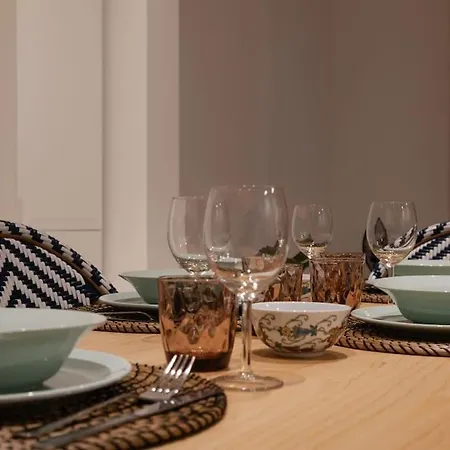 Appartement Foscolo46 - Elegante E Luminoso - Naonbnb Triëst