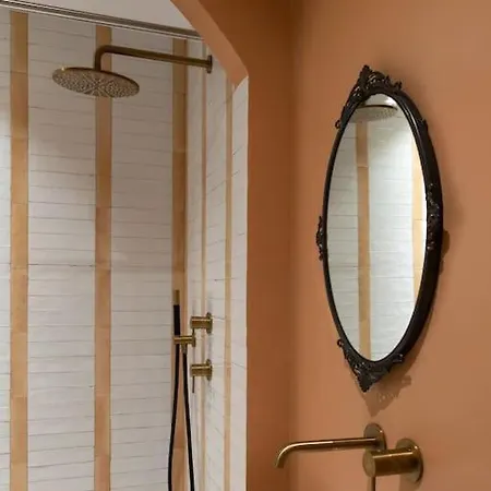 Foscolo46 - Elegante E Luminoso - Naonbnb 아파트 트리에스테
